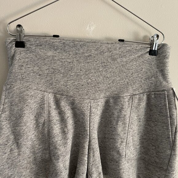 Old Navy Women M Heather Gray Maternity Rollover-Waist Vintage Sweat Shorts NWT - Picture 4 of 9